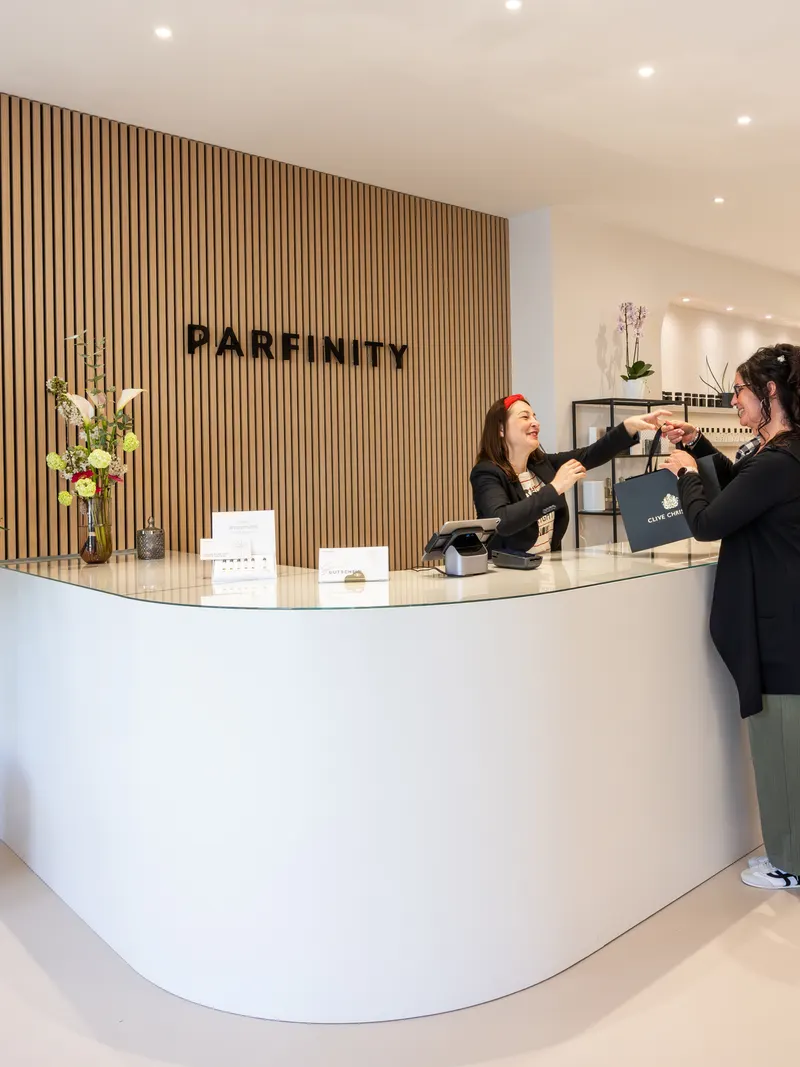 Parfinity Store in Kiel - Blick auf den Tresen
